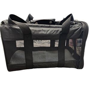 Sherpa Deluxe Pet Carrier Medium Black Airline Approved Dog Cat Travel Bag